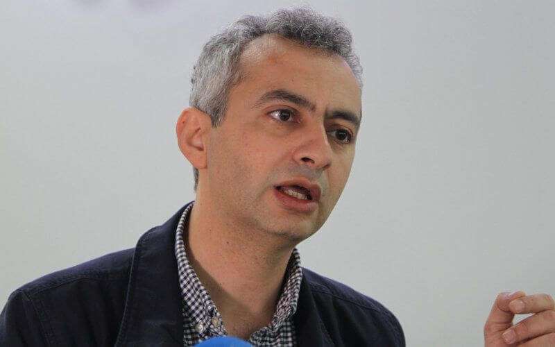 Marokkaanse journalist Ahmed Reda Benchemsi uit Algerije gezet