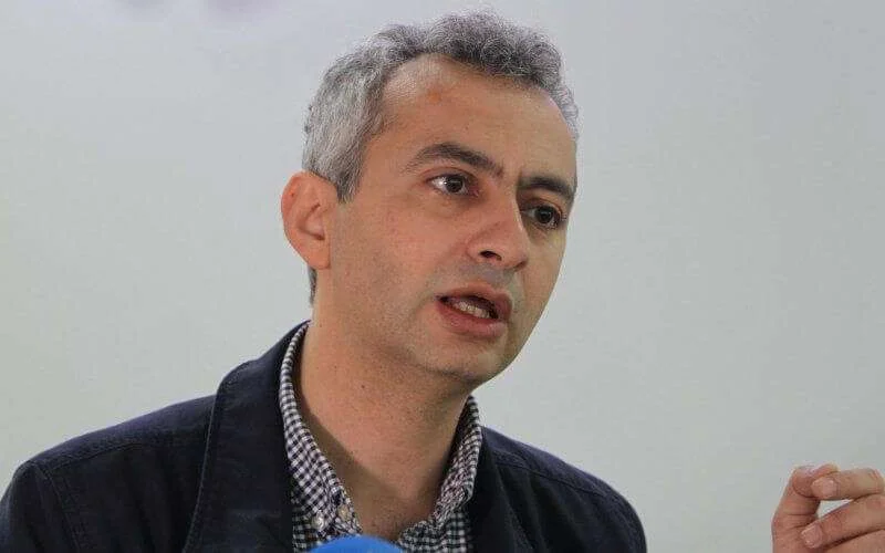 Marokkaanse journalist Ahmed Reda Benchemsi uit Algerije gezet