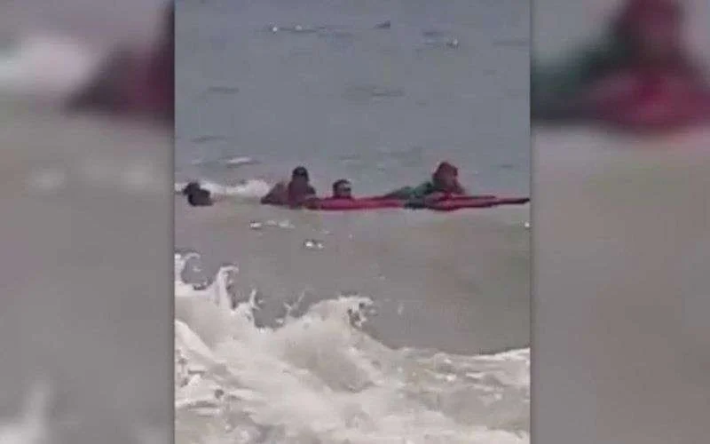 Held redt Marokkaans meisje van verdrinking (video)