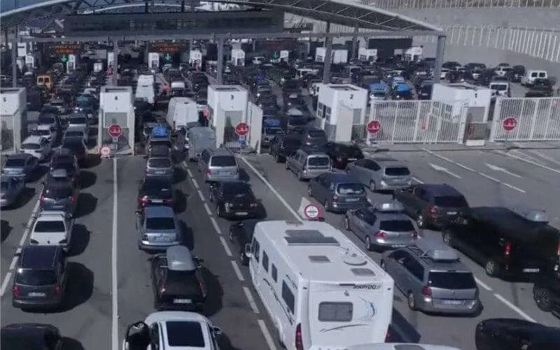 Wereld-Marokkanen, deze dagen zijn te vermijden om naar Europa terug te keren (video)