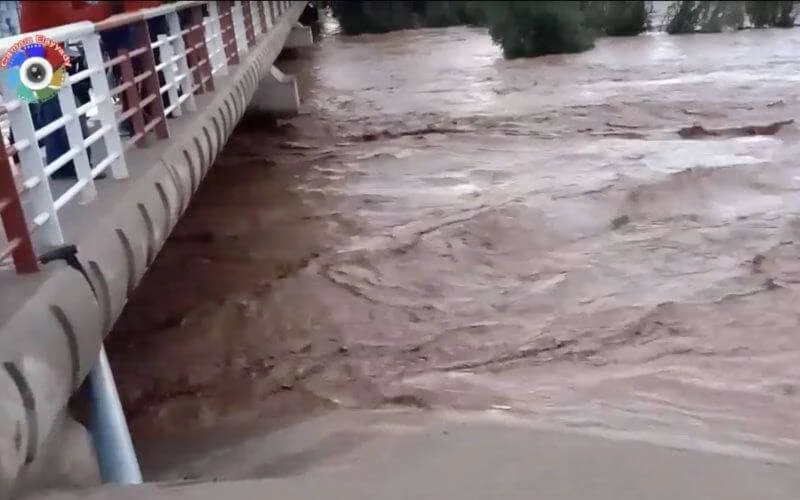 Zware regenval in Tinghir: stad vernield door overstromingen (video)