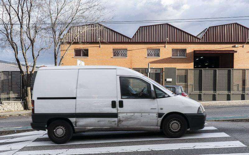 Spanje: Marokkaans busje rijdt weg na ongeval