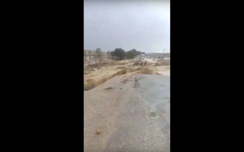 Al Hoceima: brug begeeft het na hevige regenval (video)