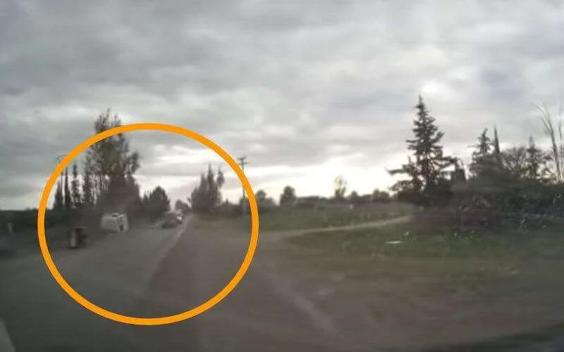 Marokko: doden door gevaarlijk manoeuvre motorbakfiets (video)