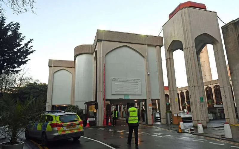 Man in moskee neergestoken in Londen