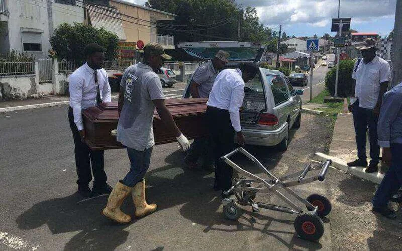 Lichaam "vergeten" Marokkaanse vrouw na 2 jaar eindelijk begraven in Guadeloupe