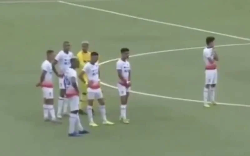 Marokko: voetbalwedstrijd gestopt wegens niet-naleving coronamaatregelen (video)