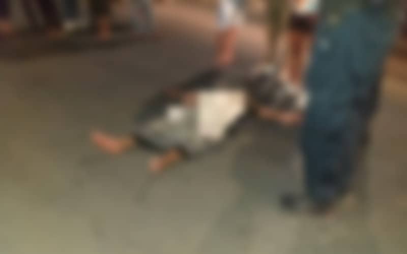 Vrouw uit rijdende auto geduwd in Marokko