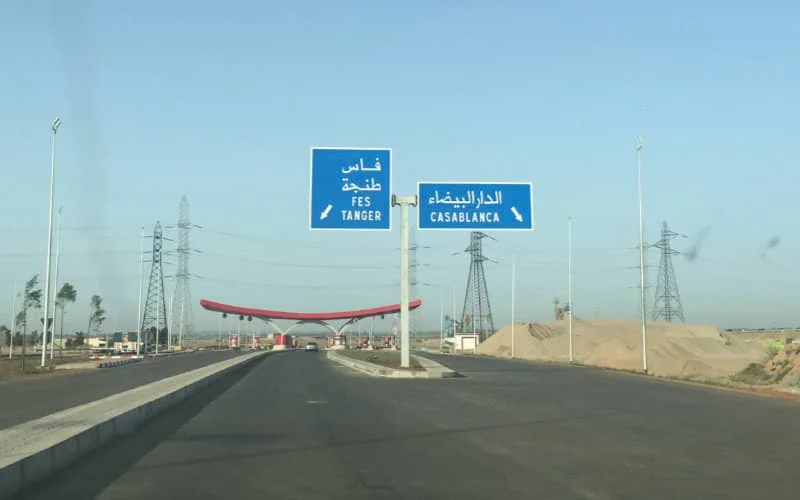 Casablanca: sexy meisje om weggebruikers te beroven