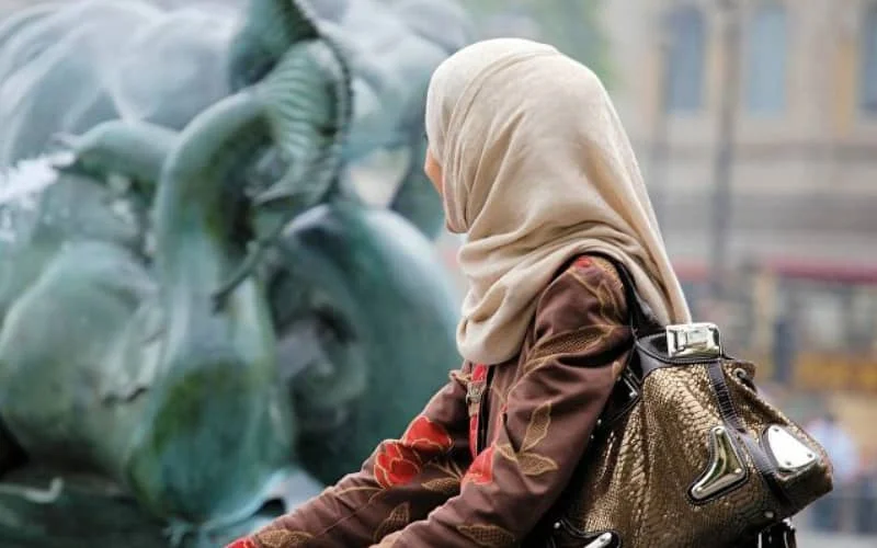 België: politici associëren hoofddoek en terrorisme