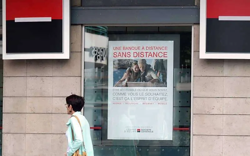 Frankrijk: vrouw met hoofddoek geweigerd bij bank