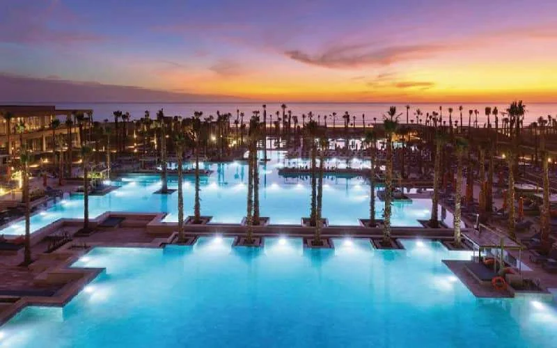 Autoriteiten bespreken ontwikkeling Taghazout Bay 