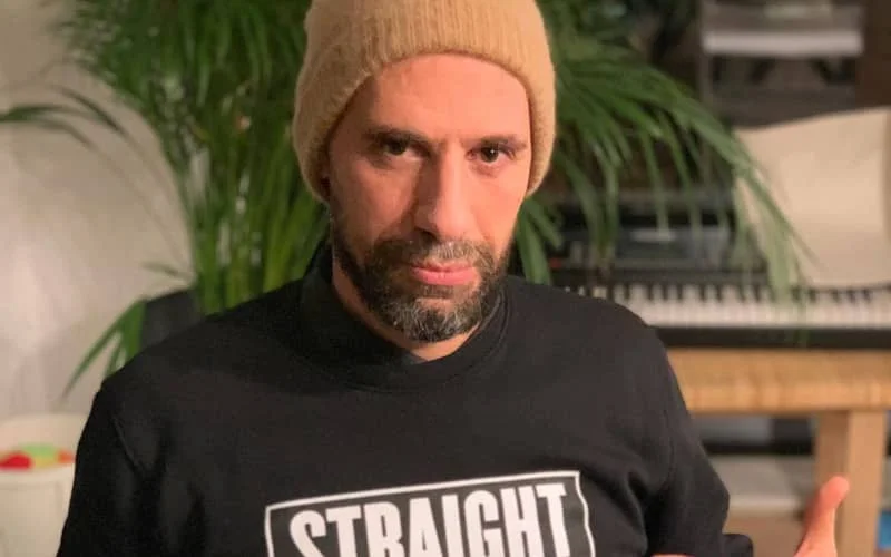 Zihni Özdil neemt het op voor schrijver Abdelkader Benali (video)