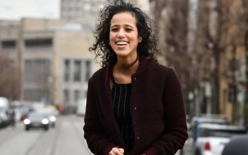 Marokkaans-Belgische Amina Belôrf debuteert met krachtige dichtbundel