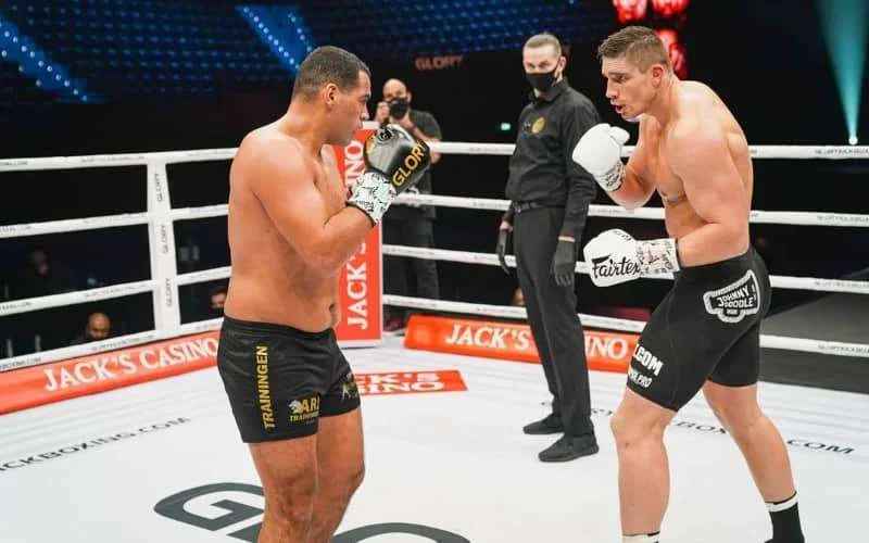 Kickbokser Khbabez hoopt op herkansing tegen Verhoeven