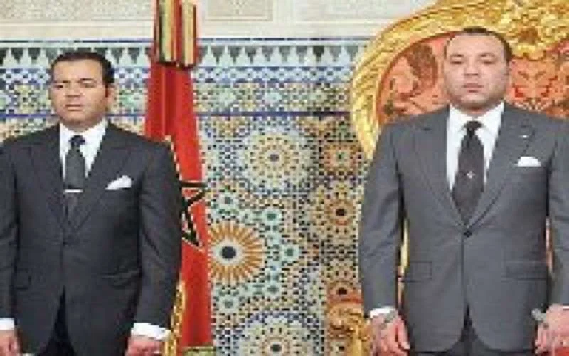 Koning Mohammed VI geeft van zijn macht af