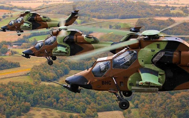 Marokkaanse soldaten op militaire parade nationale feestdag Spanje