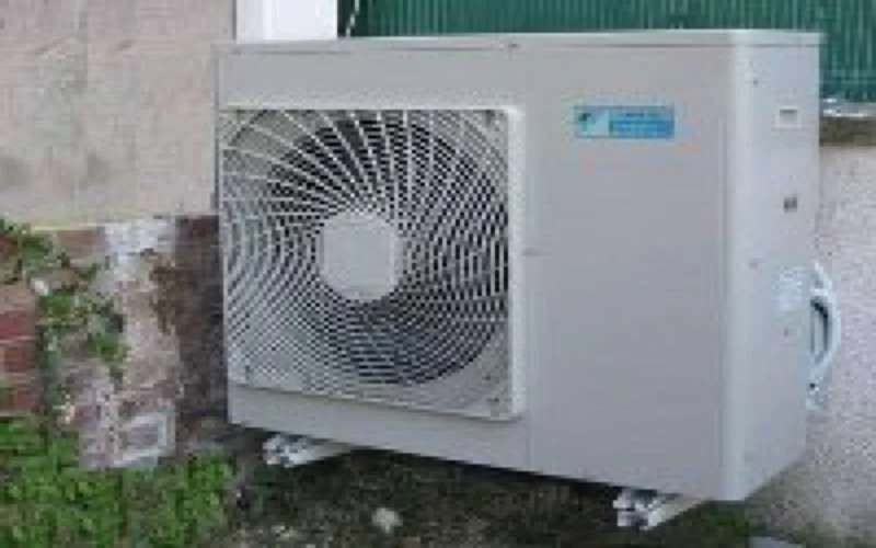 De warmte veroorzaakt een record van stroomverbruik