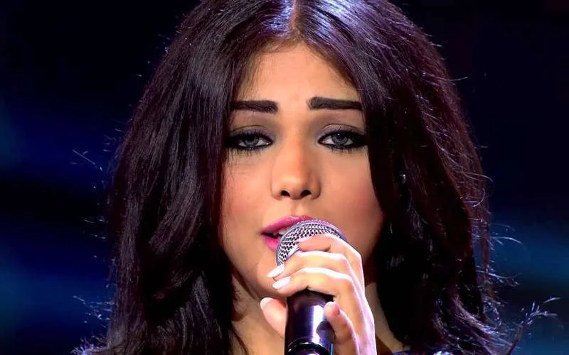 Groene Mars: Ibtissam Tiskat zingt "Sawt El Hassan"
