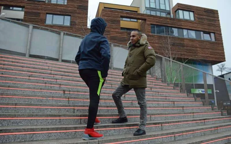 Aziz uit Lelystad helpt als "buddy" ex-jeugdgedetineerden