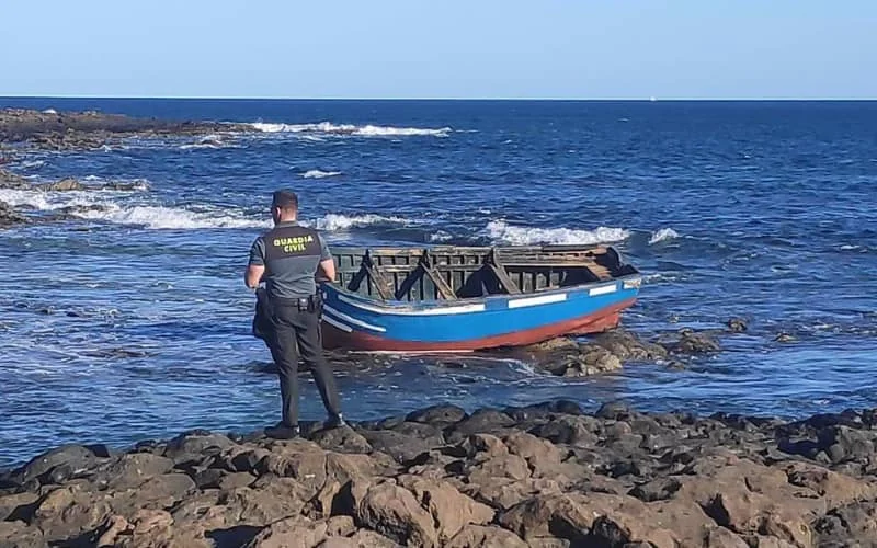 Marokkanen en Belg stranden met bootje bij Lanzarote