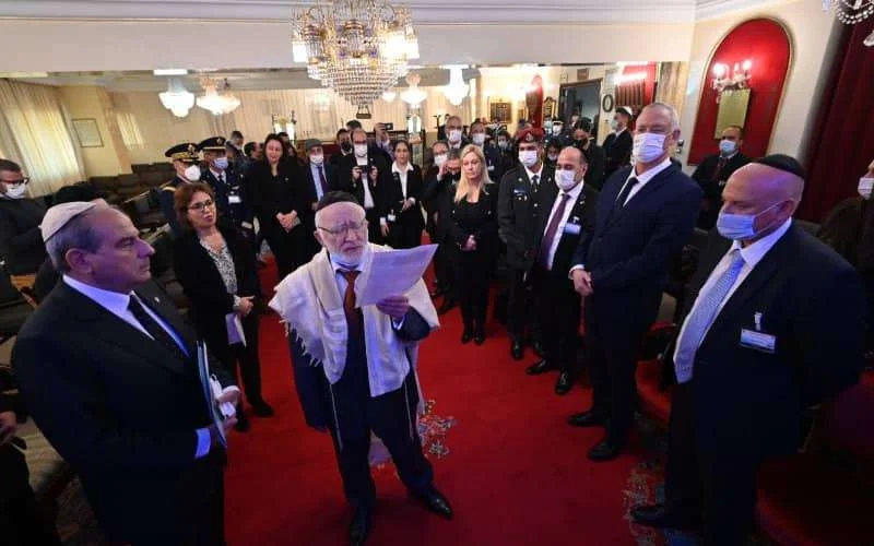 Benny Gantz bezoekt Talmud Torah Synagoge in Rabat