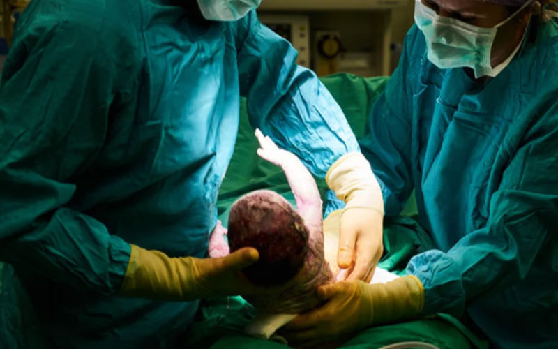 Zus Marokkaanse profvoetballer overleden na bevalling: medische fout?