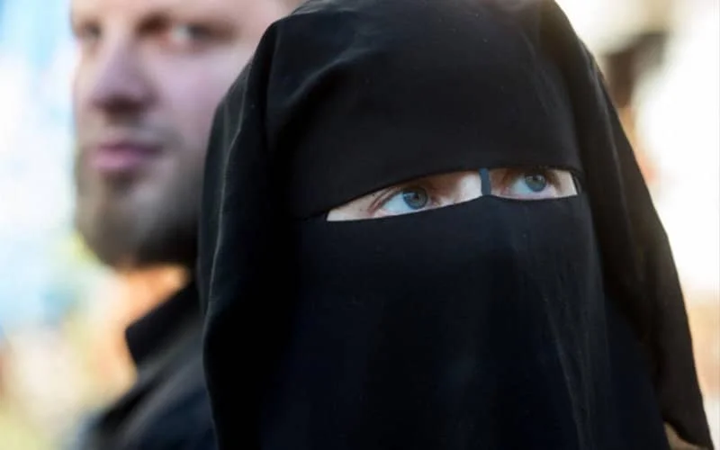 Zwitsers stemmen vandaag over boerkaverbod