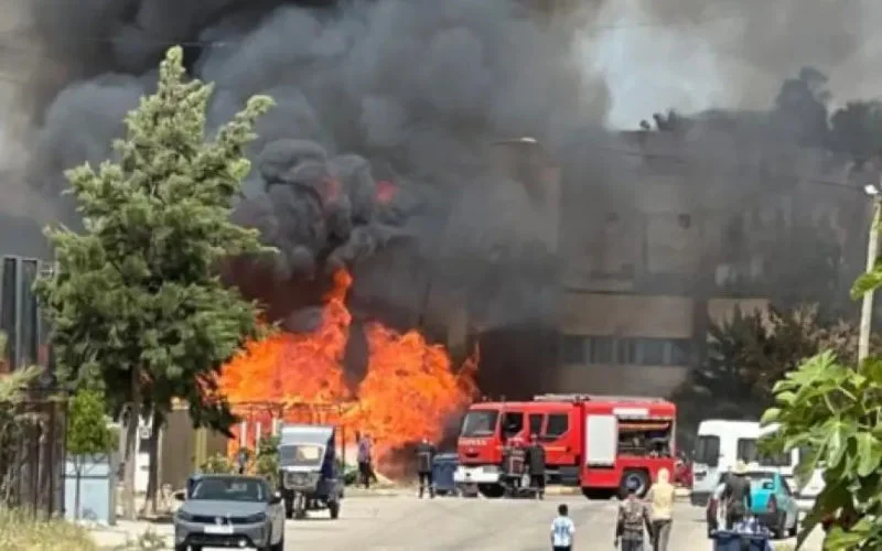 Winkelstraat verwoest door brand in Tanger