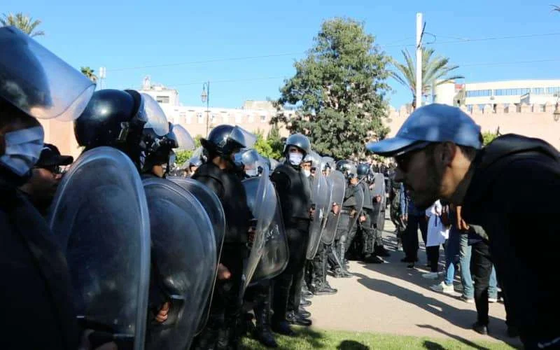 Demonstratie docenten met geweld uiteengedreven in Rabat (video)