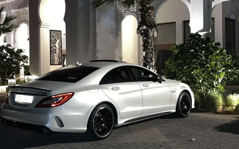 Oplichter steelt luxe Mercedes met slimme truc in Tetouan