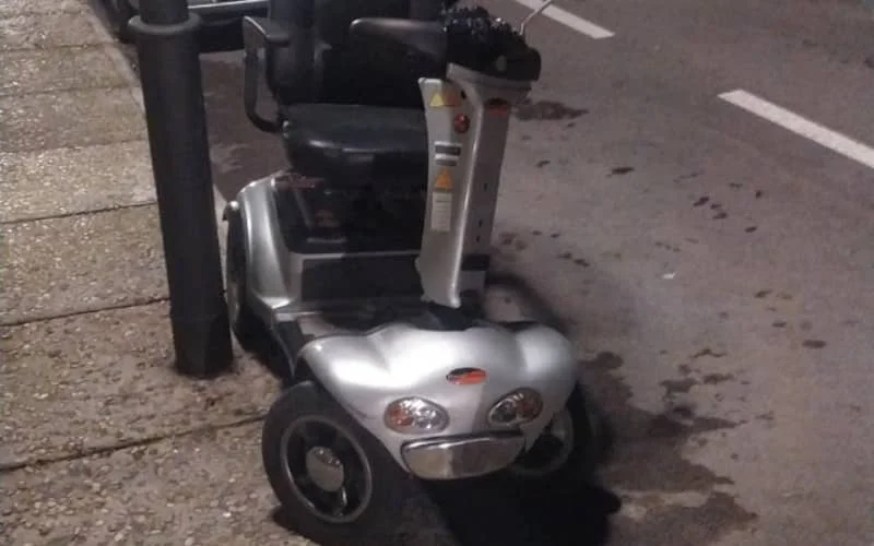 Vlaardingse Fatima vindt gestolen scootmobiel in stukken terug