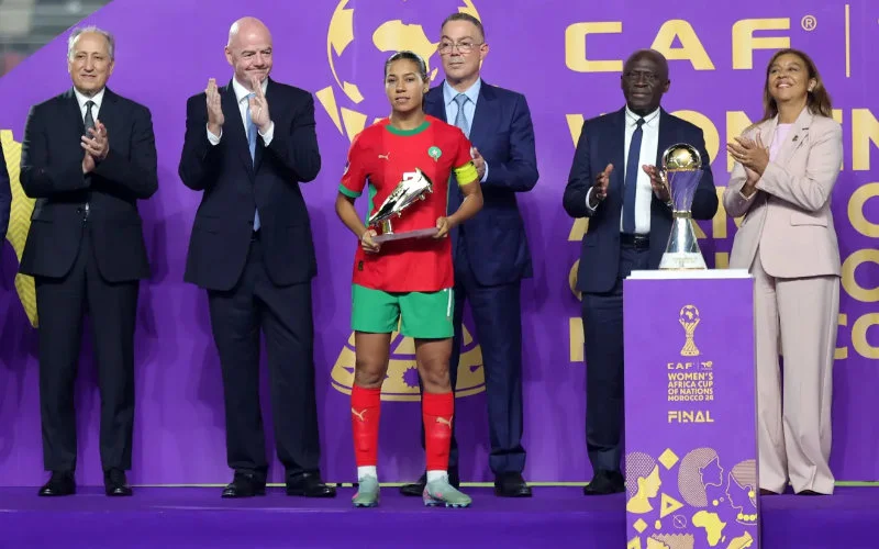 Fouzi Lekjaa woedend op scheidsrechter Afrika Cup-finale