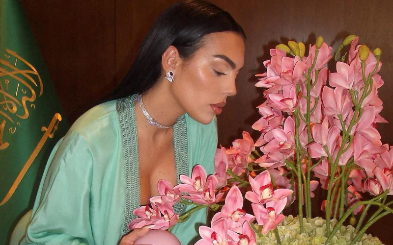 Controverse rond abaya Georgina Rodriguez