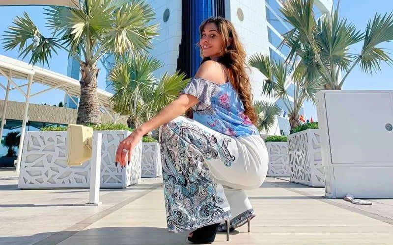 Hind Laroussi scoort succes met nieuw nummer (video)