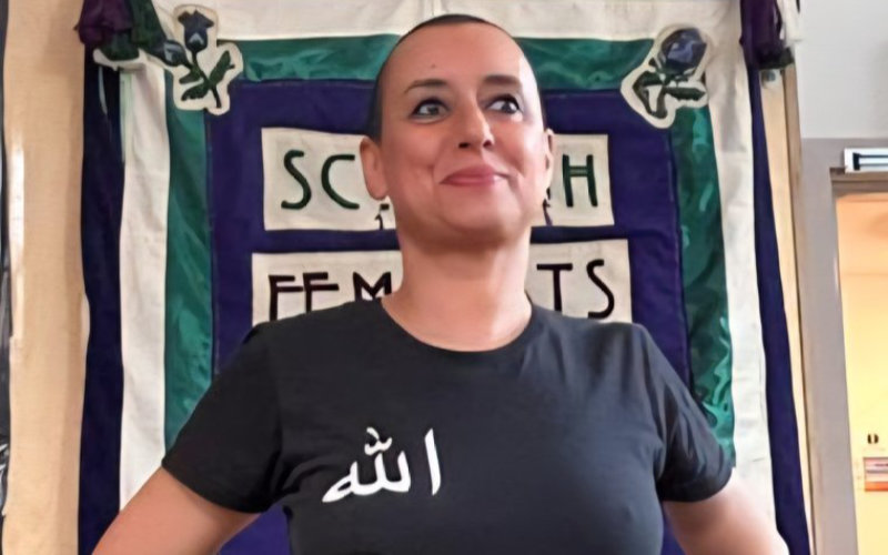 Marokkaanse activiste opgepakt om "Allah is lesbian"-shirt 