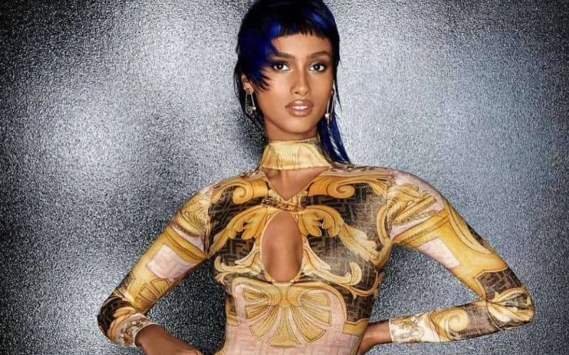 Marokkaans topmodel Imaan Hammam poseert voor Versace en Fendi (video)