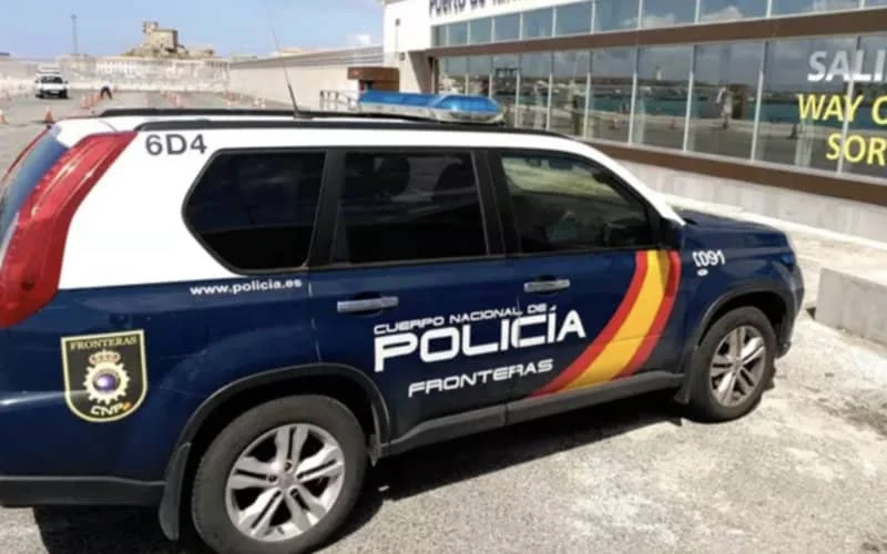 Gezochte vrouwen bij terugkeer uit Marokko gearresteerd