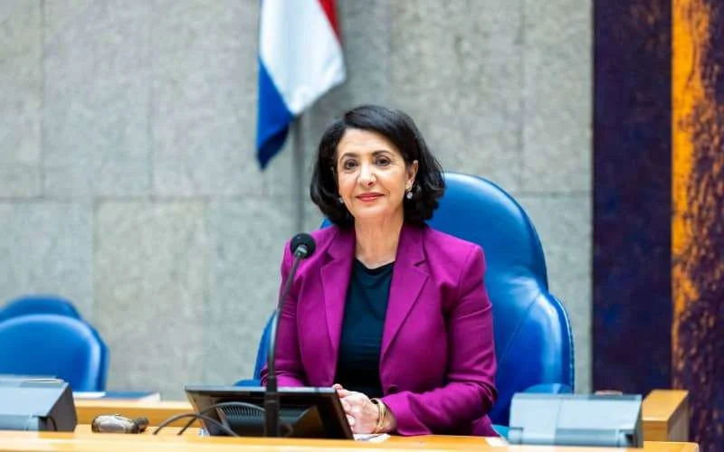 Nederland: Khadija Arib verliest Kamervoorzitterschap