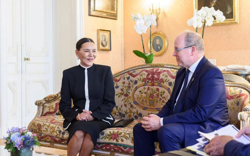 Lalla Hasna ontmoet prins Albert II van Monaco