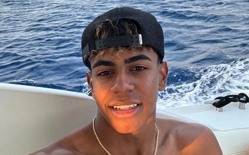 Lamine Yamal plots duurste speler van FC Barcelona