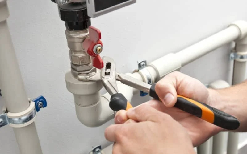 Haagse loodgieter Anouar wil beroep valoriseren