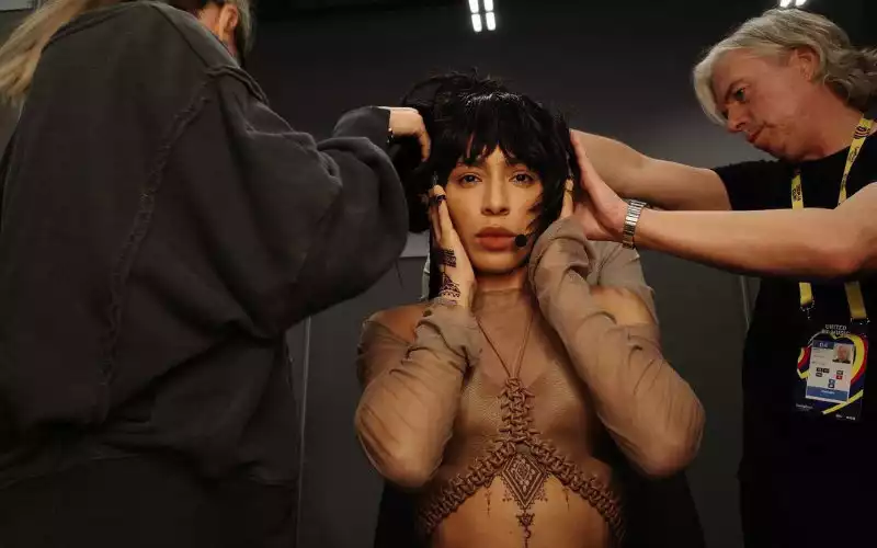 Eurovisie Songfestival: Loreen triomfeert, La Zarra maakt obsceen gebaar (foto)