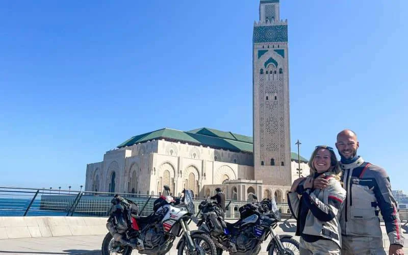 Motorrijders Maarten en Jessica zitten vast in Marokko en bloggen over hun avontuur