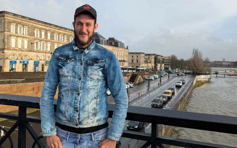 Marokkaanse held redt kind van ontvoering in Frankrijk