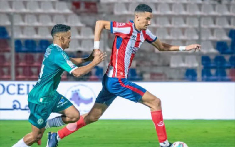 Wanhopige Marokkaanse profvoetballer zwemt naar Spanje