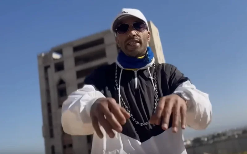 Nieuwe ontwikkelingen in zaak rapper die Marokkaanse koninklijke familie beledigde