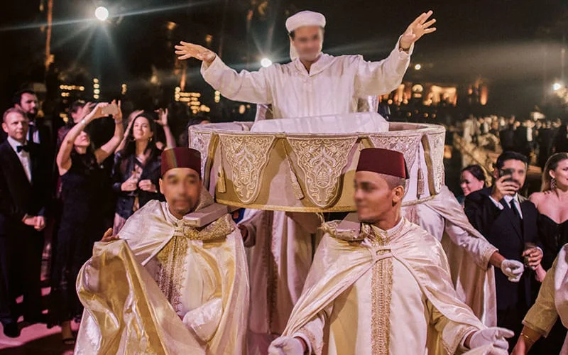 Gezochte crimineel houdt opzichtig huwelijk in Nador