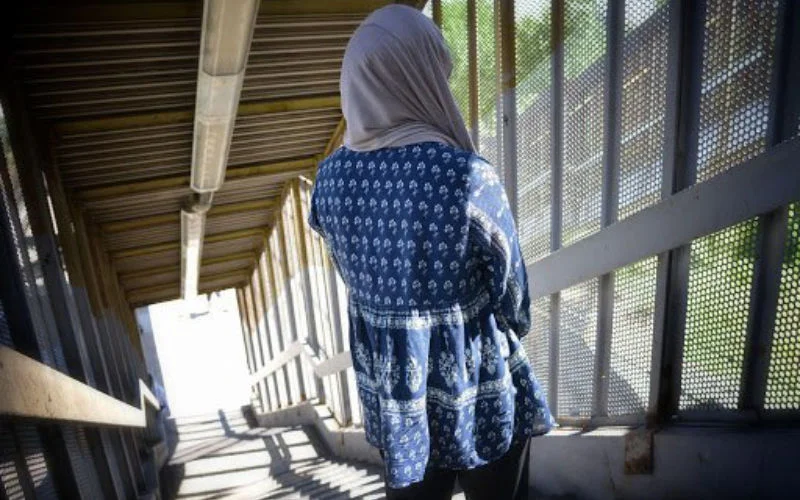 Marokkaanse verzint groepsverkrachting om overspel te verbergen