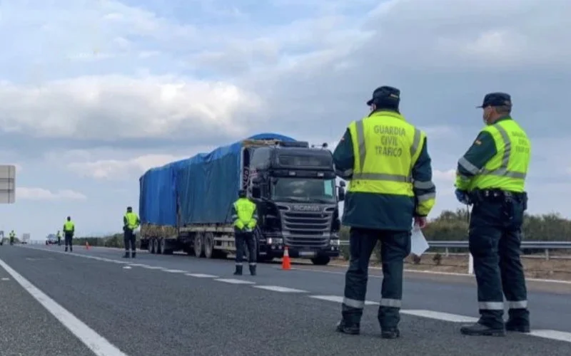 20 uur aan een stuk rijden in Spanje: fikse boete voor Marokkaanse trucker